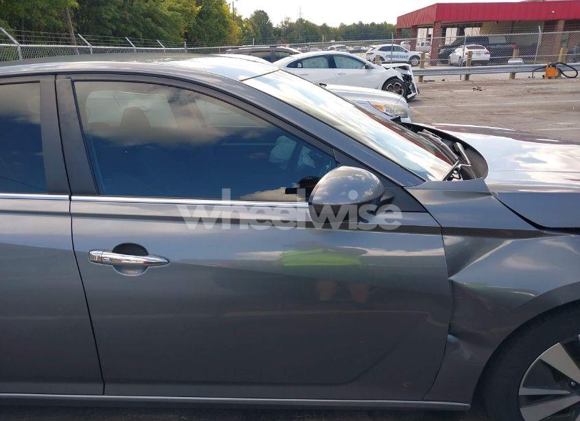 Photo 13 of 2021 Nissan Altima SV FWD (VIN 1N4BL4DV1MN359062)