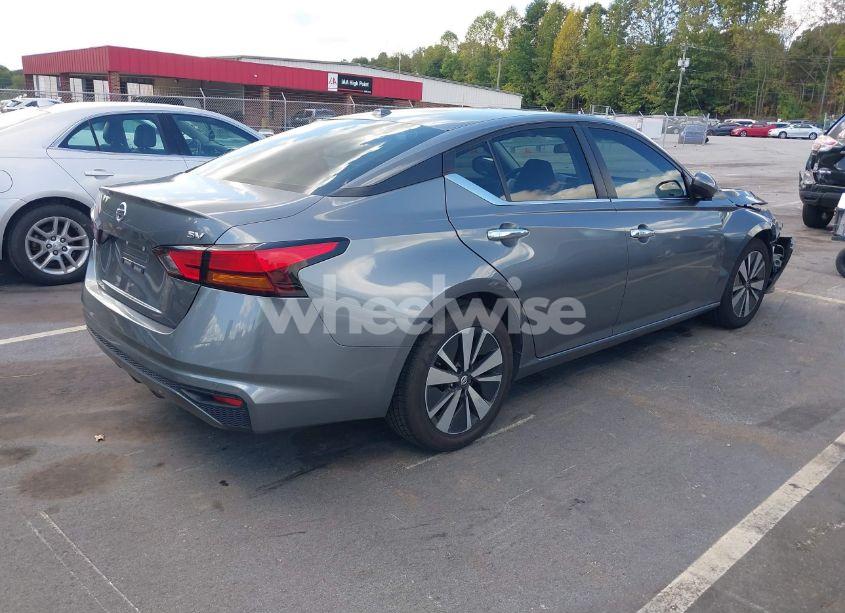 Photo 4 of 2021 Nissan Altima SV FWD (VIN 1N4BL4DV1MN359062)