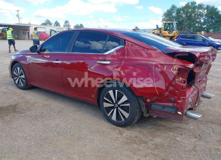 Photo 3 of 2021 Nissan Altima SV FWD (VIN 1N4BL4DV1MN379036)
