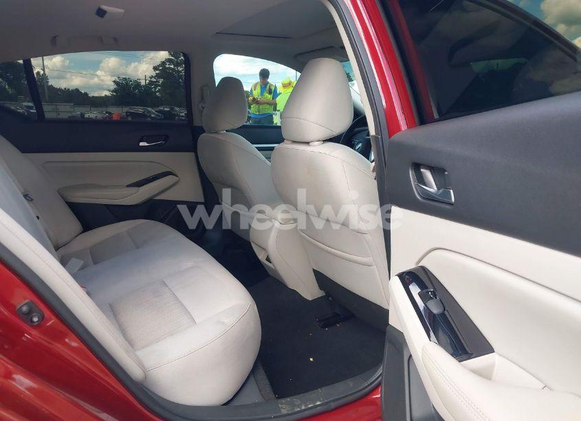 Photo 8 of 2021 Nissan Altima SV FWD (VIN 1N4BL4DV1MN379036)