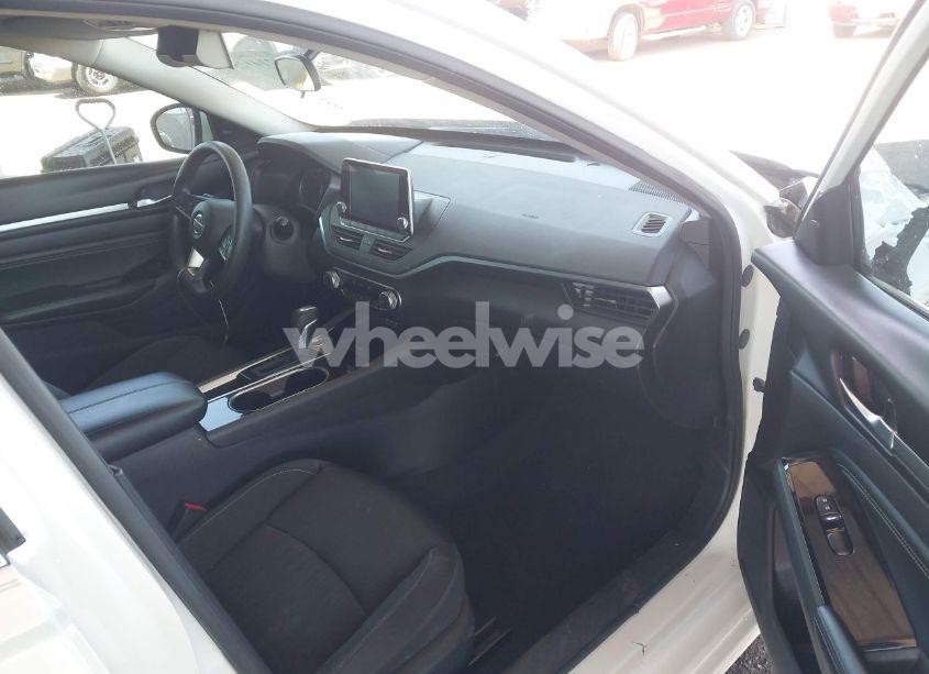 Photo 5 of 2021 Nissan Altima SV FWD (VIN 1N4BL4DV1MN409362)