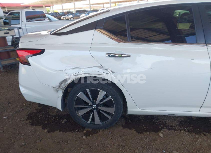 Photo 6 of 2021 Nissan Altima SV FWD (VIN 1N4BL4DV1MN409362)