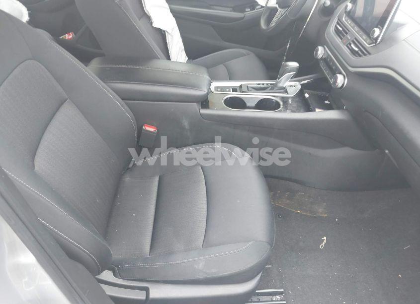 Photo 5 of 2022 Nissan Altima SV FWD (VIN 1N4BL4DV1NN306881)