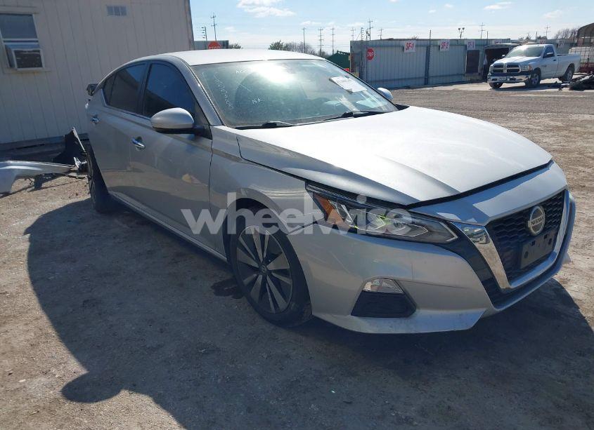 2022 Nissan Altima SV FWD (VIN 1N4BL4DV1NN331182) main photo