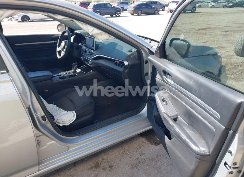 Photo 5 of 2022 Nissan Altima SV FWD (VIN 1N4BL4DV1NN331182)