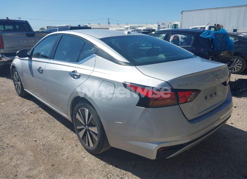 Photo 3 of 2022 Nissan Altima SV FWD (VIN 1N4BL4DV1NN365493)