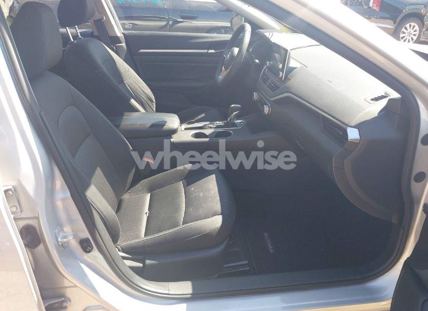 Photo 5 of 2022 Nissan Altima SV FWD (VIN 1N4BL4DV1NN365493)