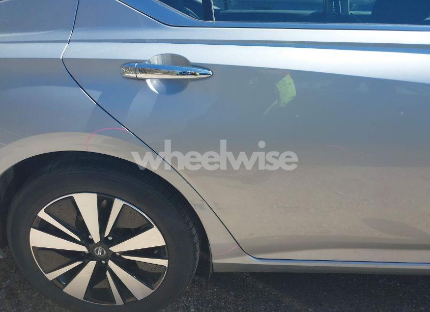 Photo 6 of 2022 Nissan Altima SV FWD (VIN 1N4BL4DV1NN365493)