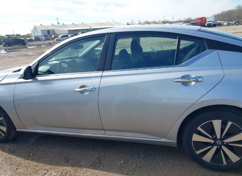 Photo 14 of 2022 Nissan Altima SV FWD (VIN 1N4BL4DV1NN386439)