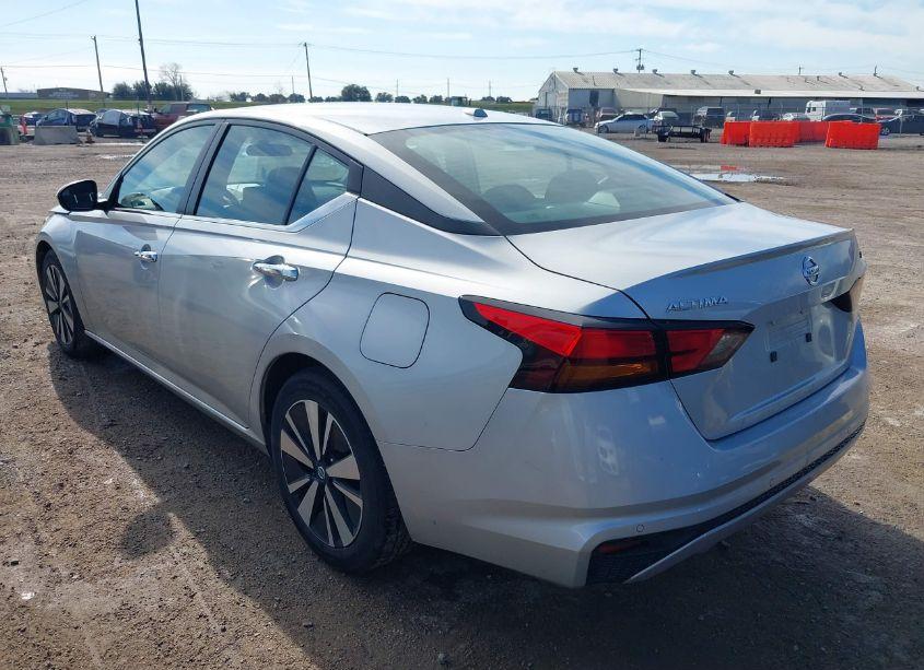 Photo 3 of 2022 Nissan Altima SV FWD (VIN 1N4BL4DV1NN386439)