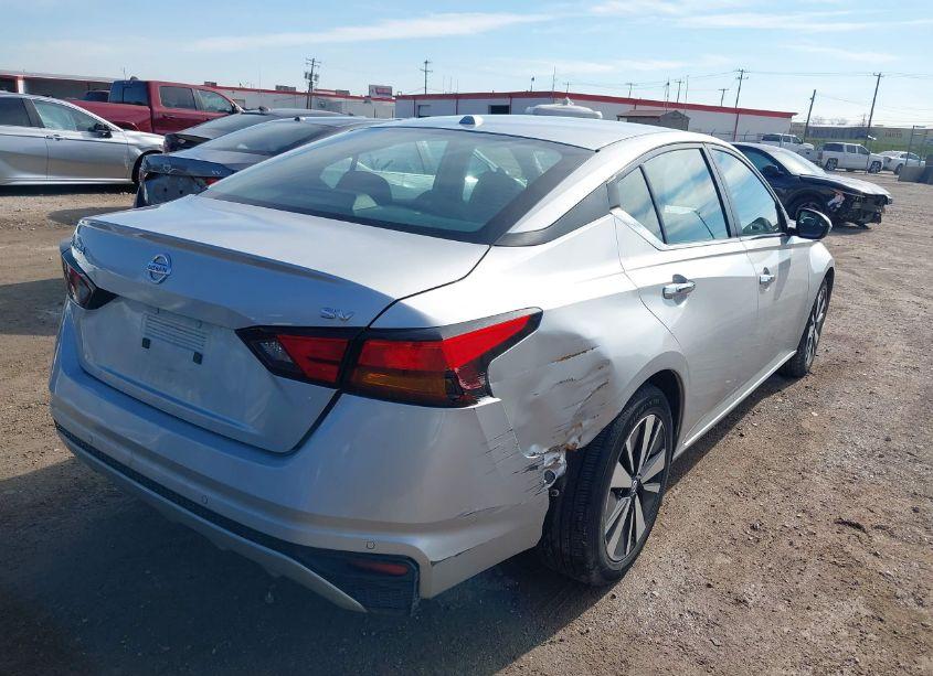 Photo 4 of 2022 Nissan Altima SV FWD (VIN 1N4BL4DV1NN386439)