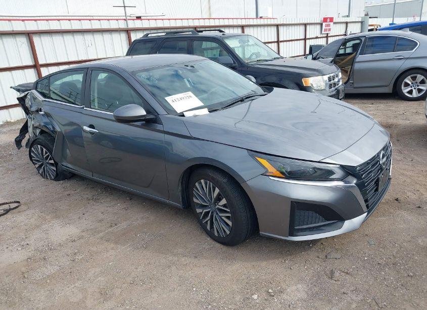 2023 Nissan Altima SV FWD (VIN 1N4BL4DV1PN309881) main photo