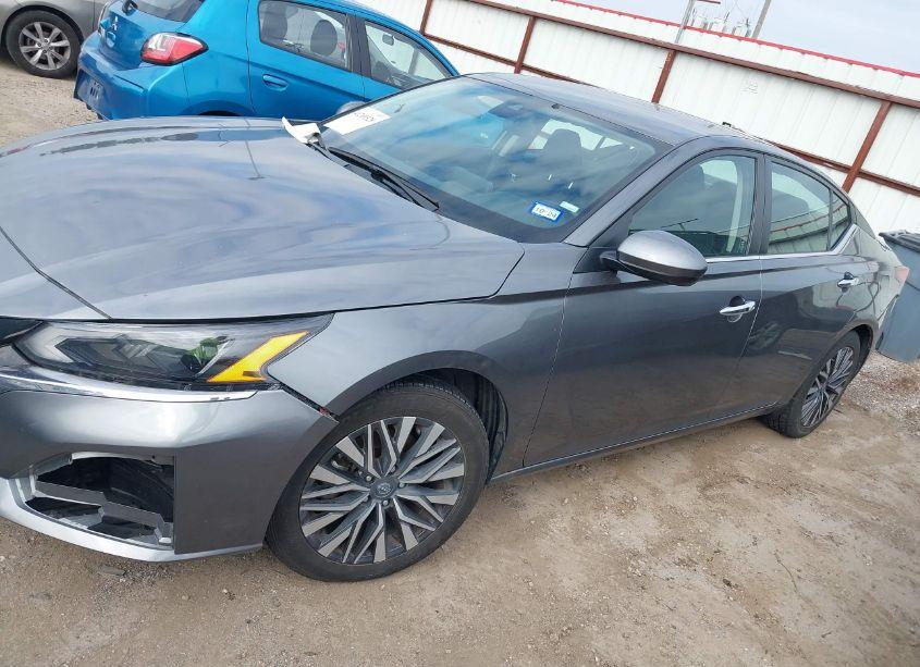 Photo 13 of 2023 Nissan Altima SV FWD (VIN 1N4BL4DV1PN309881)