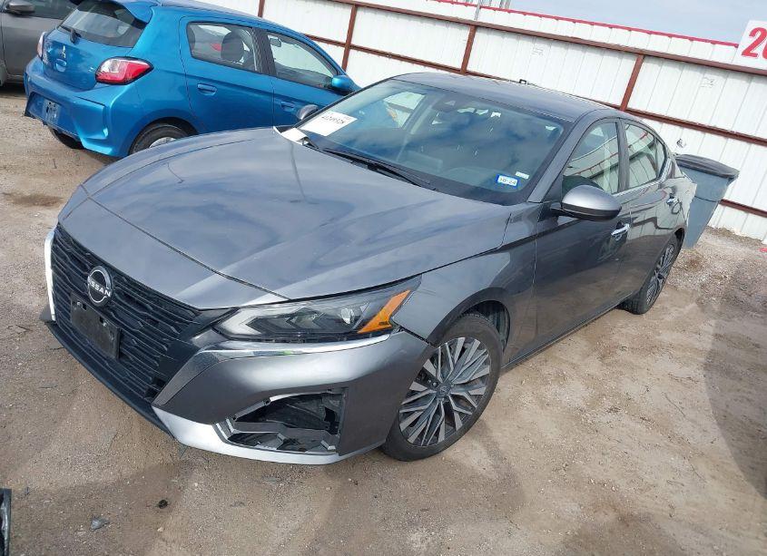 Photo 2 of 2023 Nissan Altima SV FWD (VIN 1N4BL4DV1PN309881)