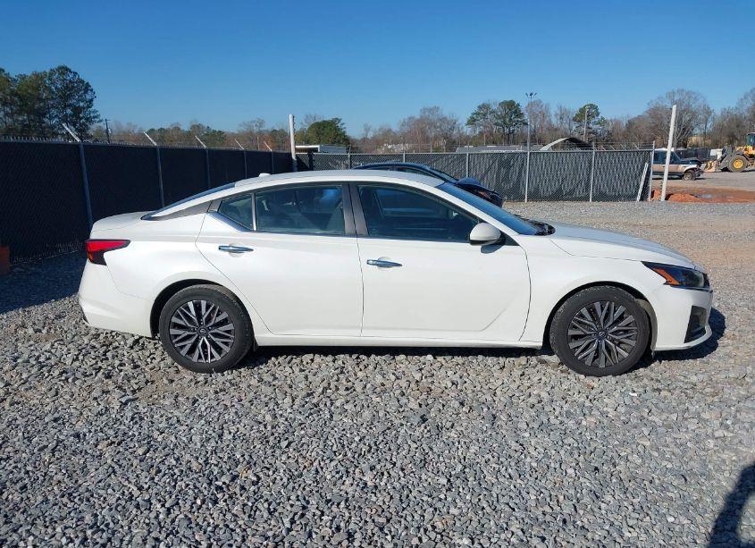 Photo 13 of 2023 Nissan Altima SV FWD (VIN 1N4BL4DV1PN311890)