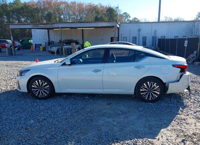 Photo 14 of 2023 Nissan Altima SV FWD (VIN 1N4BL4DV1PN311890)