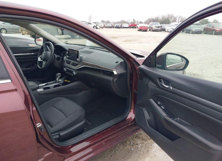 Photo 5 of 2023 Nissan Altima SV FWD (VIN 1N4BL4DV1PN326759)