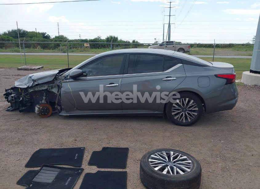 Photo 13 of 2023 Nissan Altima SV FWD (VIN 1N4BL4DV1PN345327)