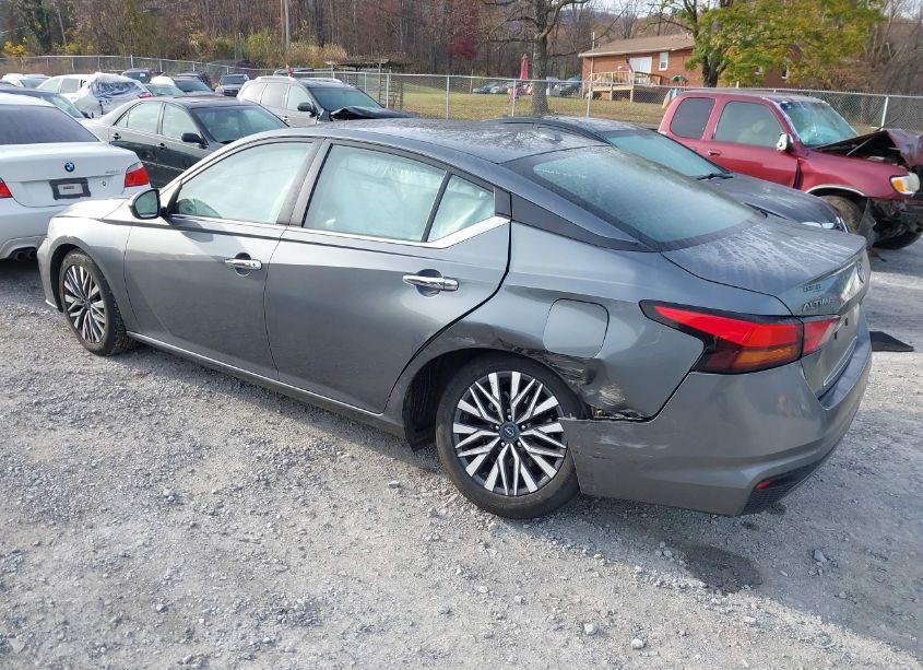 Photo 3 of 2023 Nissan Altima SV FWD (VIN 1N4BL4DV1PN352956)