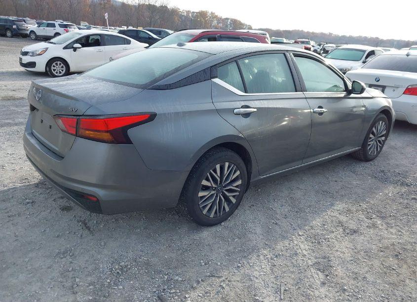 Photo 4 of 2023 Nissan Altima SV FWD (VIN 1N4BL4DV1PN352956)