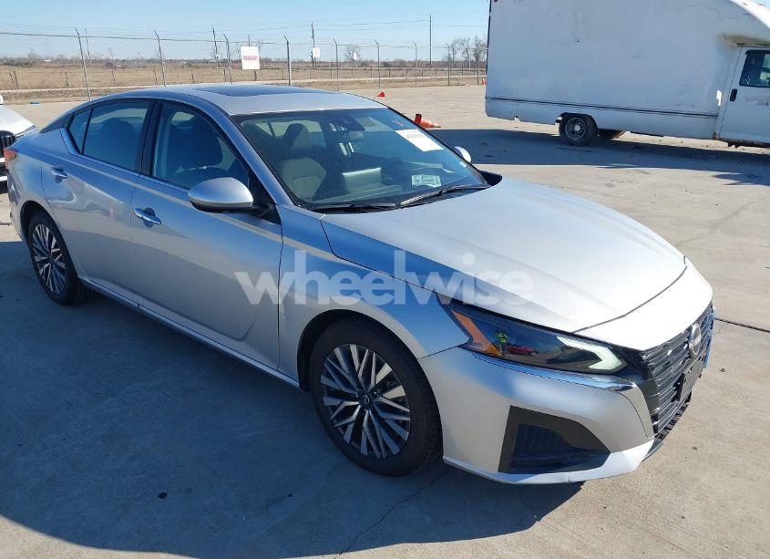 2023 Nissan Altima SV FWD (VIN 1N4BL4DV1PN371510) main photo