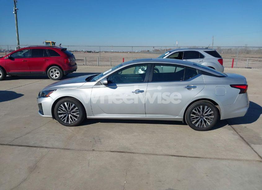 Photo 14 of 2023 Nissan Altima SV FWD (VIN 1N4BL4DV1PN371510)