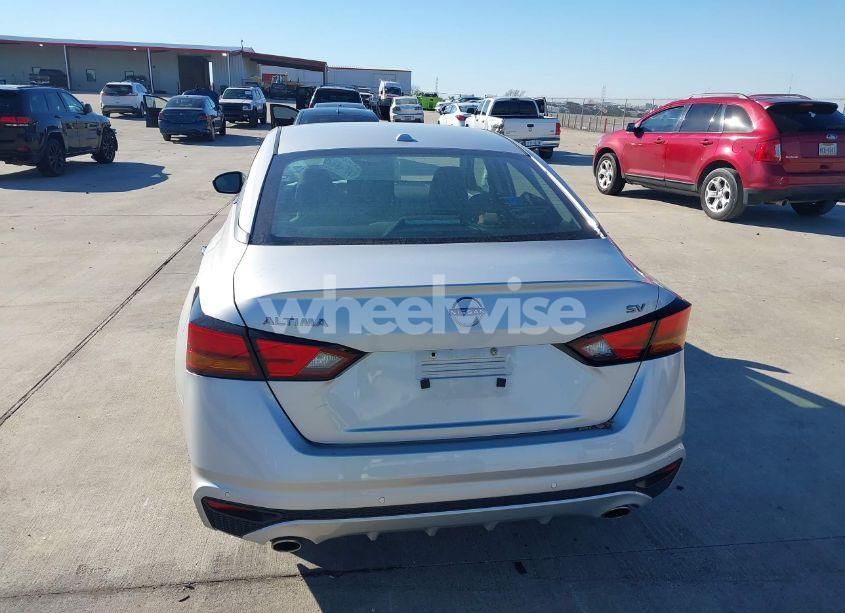 Photo 16 of 2023 Nissan Altima SV FWD (VIN 1N4BL4DV1PN371510)