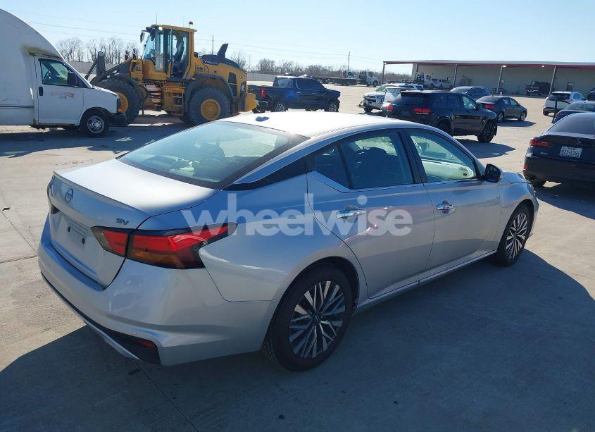 Photo 4 of 2023 Nissan Altima SV FWD (VIN 1N4BL4DV1PN371510)