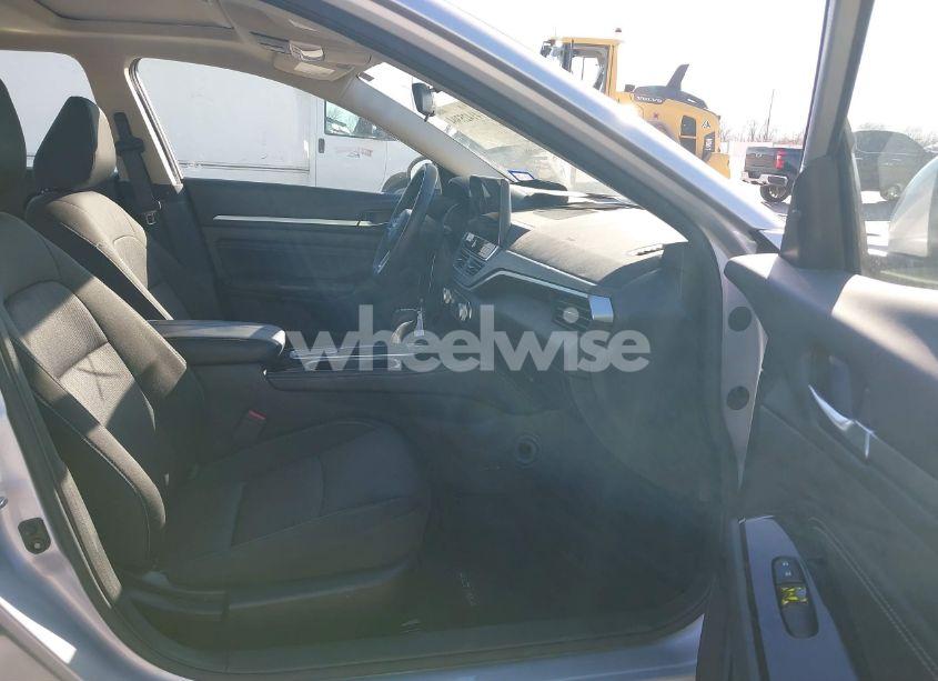 Photo 5 of 2023 Nissan Altima SV FWD (VIN 1N4BL4DV1PN371510)