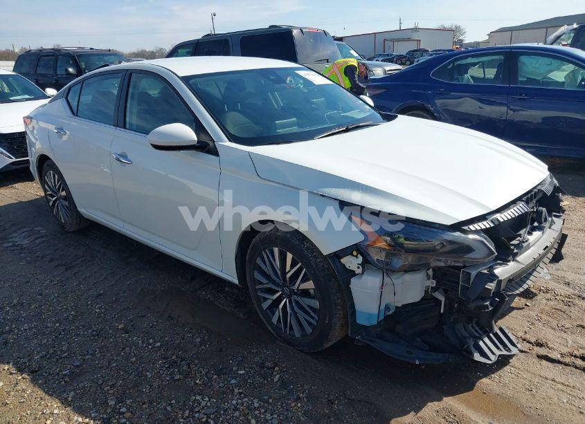 2023 Nissan Altima SV FWD (VIN 1N4BL4DV1PN372141) main photo