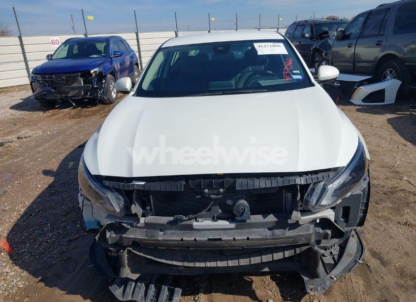 Photo 13 of 2023 Nissan Altima SV FWD (VIN 1N4BL4DV1PN372141)