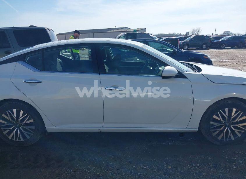 Photo 14 of 2023 Nissan Altima SV FWD (VIN 1N4BL4DV1PN372141)