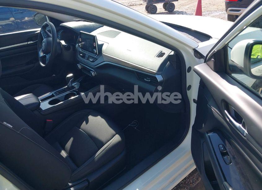 Photo 5 of 2023 Nissan Altima SV FWD (VIN 1N4BL4DV1PN372141)