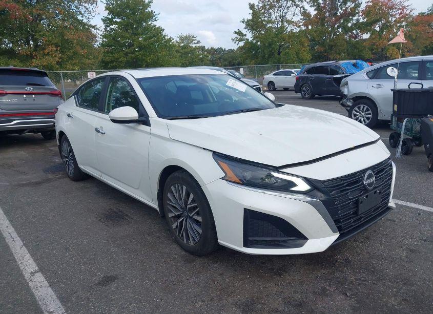 2023 Nissan Altima SV FWD (VIN 1N4BL4DV1PN393314) main photo