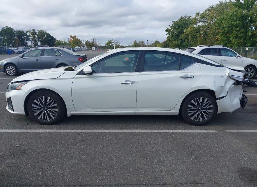 Photo 14 of 2023 Nissan Altima SV FWD (VIN 1N4BL4DV1PN393314)