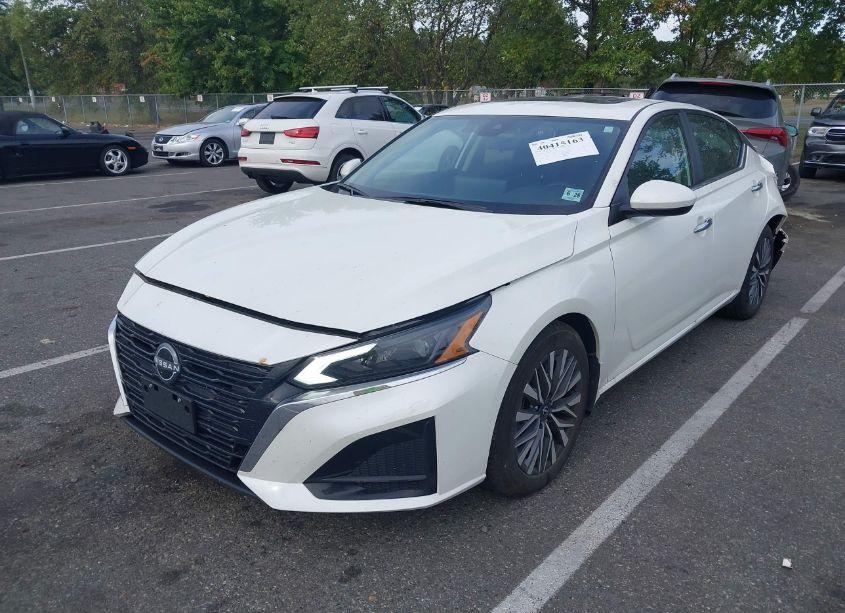 Photo 2 of 2023 Nissan Altima SV FWD (VIN 1N4BL4DV1PN393314)