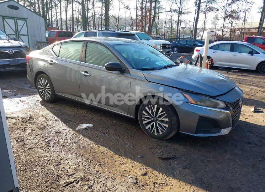 2024 Nissan Altima SV FWD (VIN 1N4BL4DV1RN320902) main photo