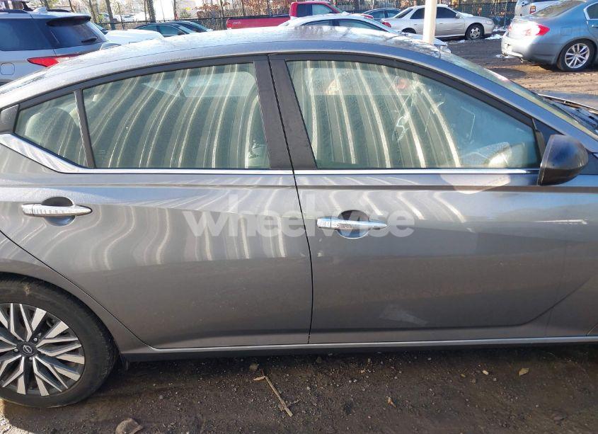 Photo 13 of 2024 Nissan Altima SV FWD (VIN 1N4BL4DV1RN320902)