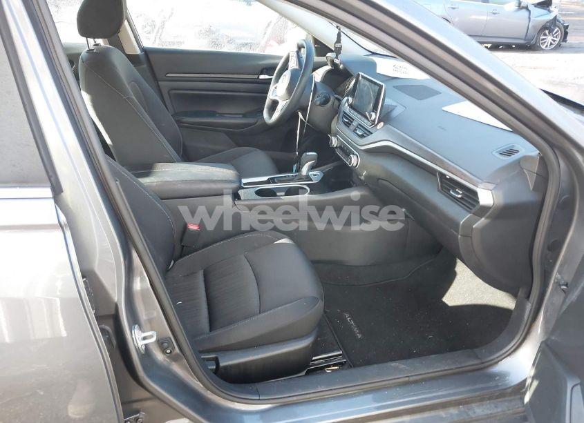 Photo 5 of 2024 Nissan Altima SV FWD (VIN 1N4BL4DV1RN320902)