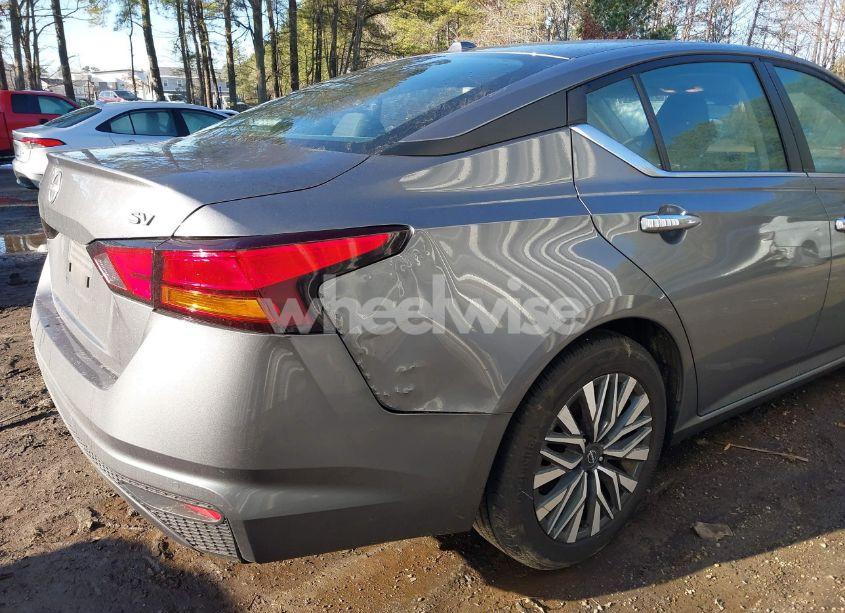 Photo 6 of 2024 Nissan Altima SV FWD (VIN 1N4BL4DV1RN320902)