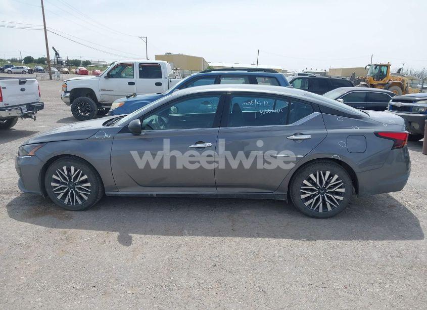 Photo 14 of 2024 Nissan Altima SV FWD (VIN 1N4BL4DV1RN321967)