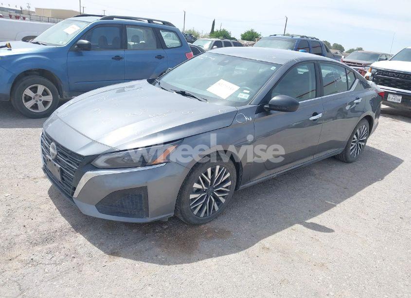 Photo 2 of 2024 Nissan Altima SV FWD (VIN 1N4BL4DV1RN321967)