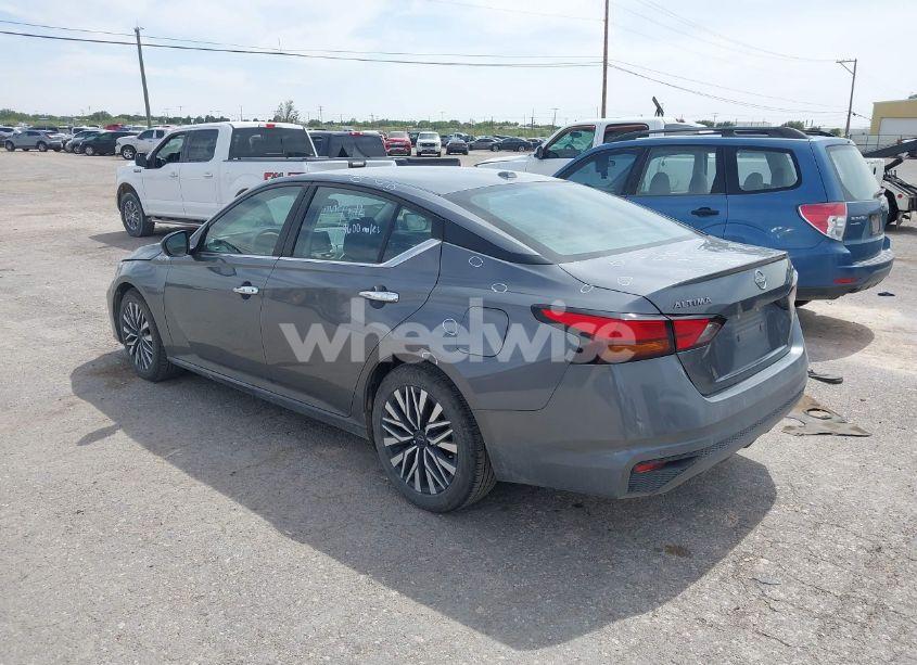 Photo 3 of 2024 Nissan Altima SV FWD (VIN 1N4BL4DV1RN321967)