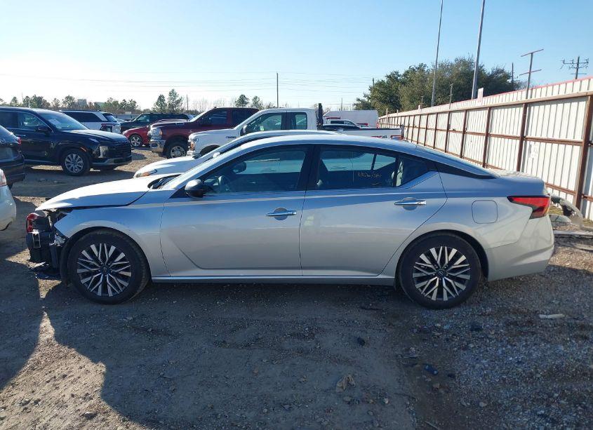 Photo 14 of 2024 Nissan Altima SV FWD (VIN 1N4BL4DV1RN326781)