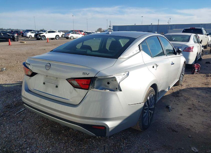 Photo 4 of 2024 Nissan Altima SV FWD (VIN 1N4BL4DV1RN326781)