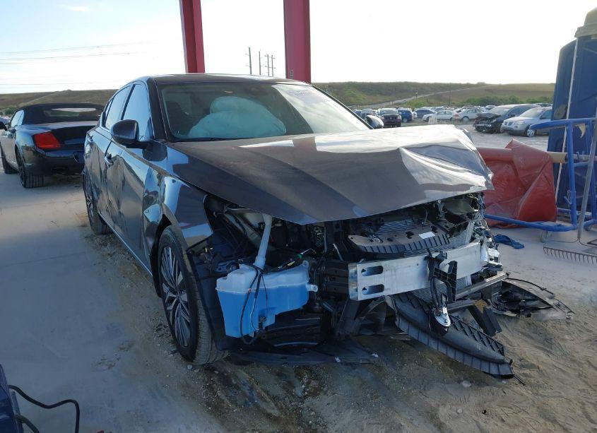 2024 Nissan Altima SV FWD (VIN 1N4BL4DV1RN328269) main photo