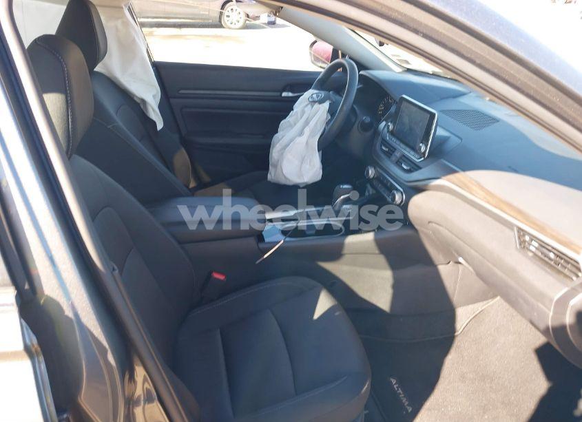 Photo 5 of 2024 Nissan Altima SV FWD (VIN 1N4BL4DV1RN333455)