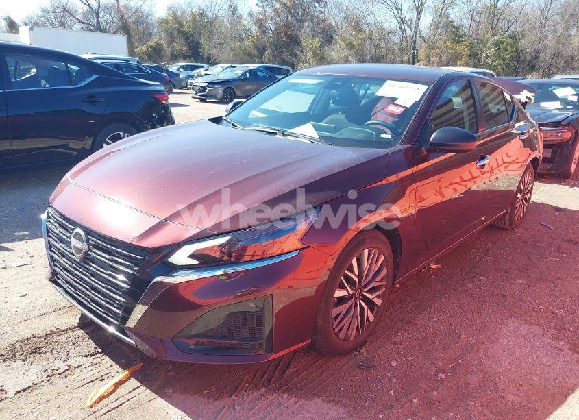 Photo 2 of 2024 Nissan Altima SV FWD (VIN 1N4BL4DV1RN335481)