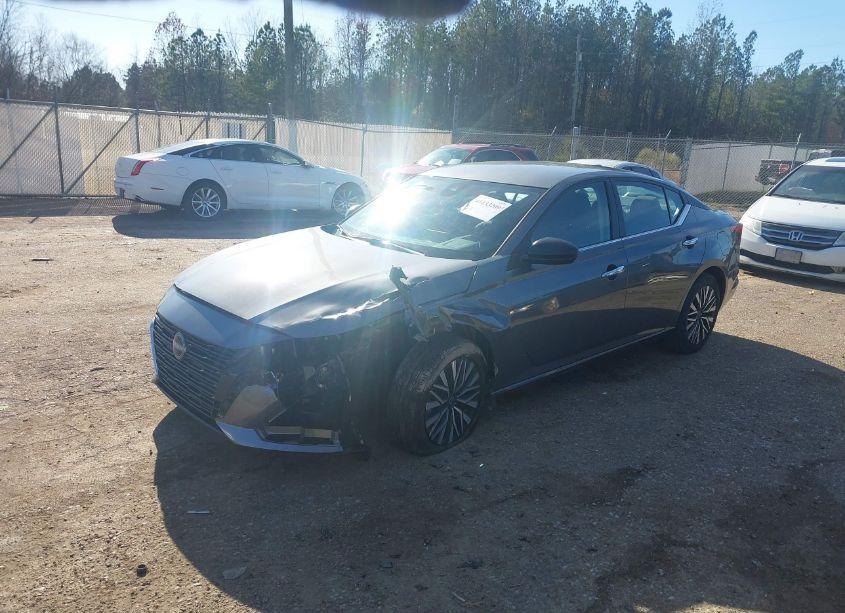 Photo 2 of 2024 Nissan Altima SV FWD (VIN 1N4BL4DV1RN385622)