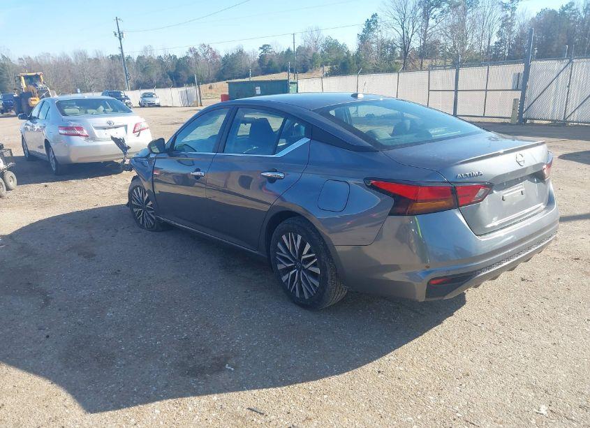 Photo 3 of 2024 Nissan Altima SV FWD (VIN 1N4BL4DV1RN385622)